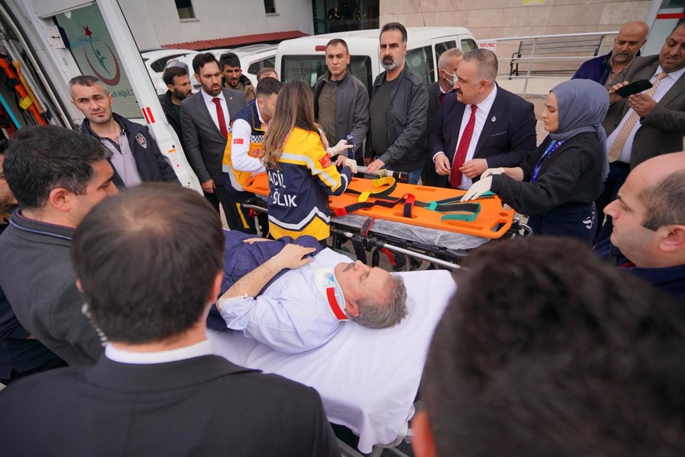 BBP lideri Mustafa Destici’nin makam aracı kaza yaptı: 4 yaralı - 4