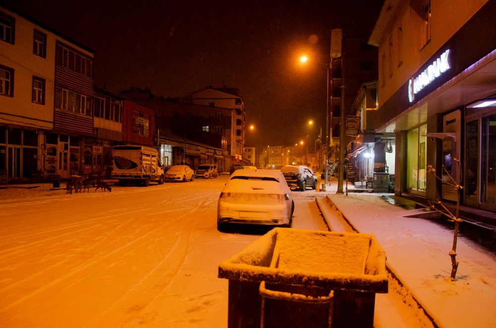 Doğu Anadolu beyaza büründü: Birçok kentte kar yağışı etkili oldu - 9