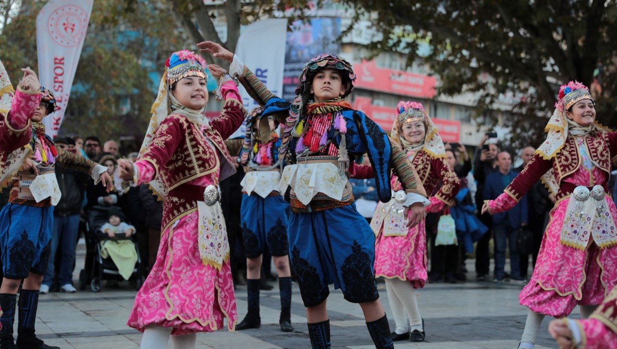 Türkiye’nin renkleri Denizli’de buluştu