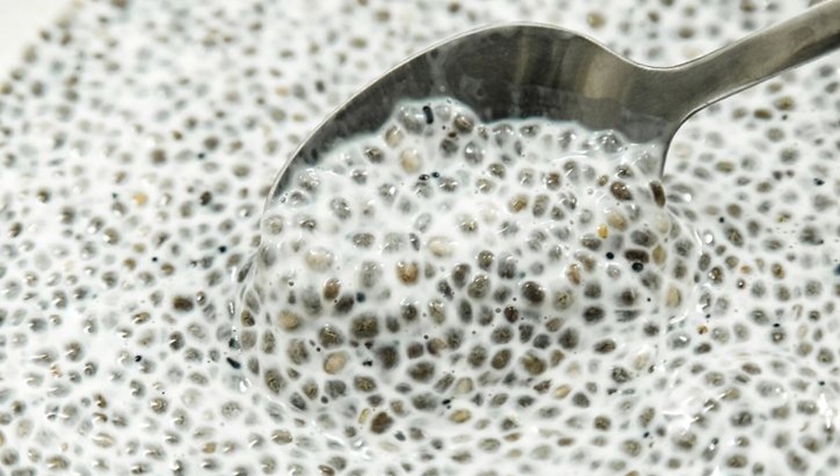 Yoğurla karıştırıp kahvaltıda yiyince bağırsakları çalıştırıyor! Omega-3 deposu sindirim düzenleyici Yoğurla karıştırıp kahvaltıda yiyince bağırsakları çalıştırıyor! Omega-3 deposu sindirim düzenleyici