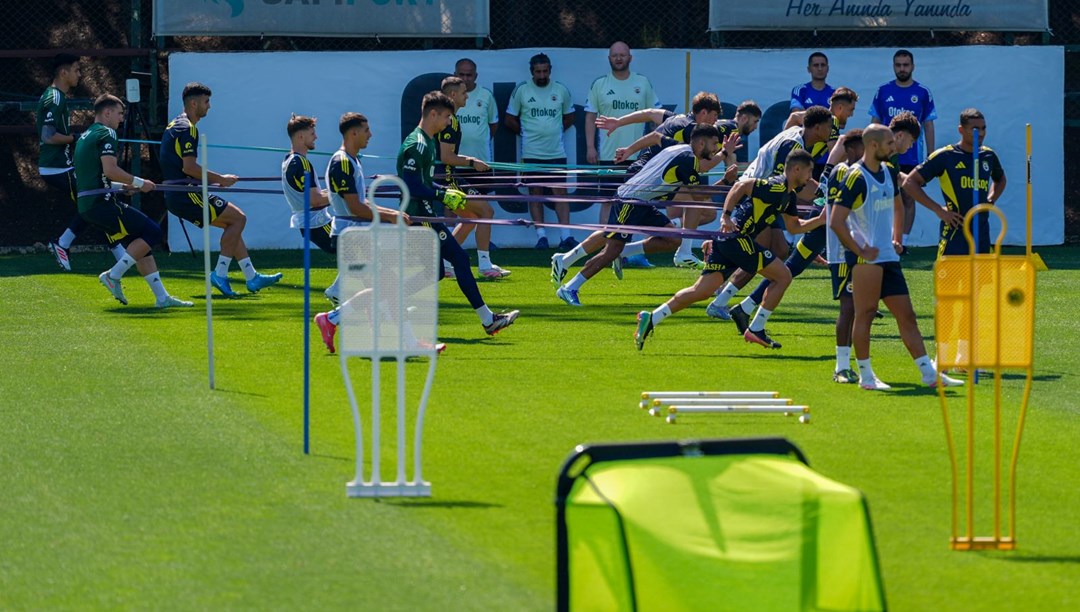 Fenerbahçe'de yeni sezon hazırlıkları başladı: Jhon Duran katılmadı