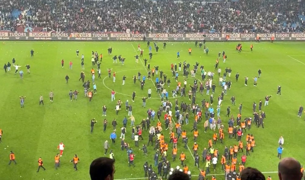 Trabzonspor - Fenerbahçe maçının ardından çıkan olaylar Avrupa basınında - 12