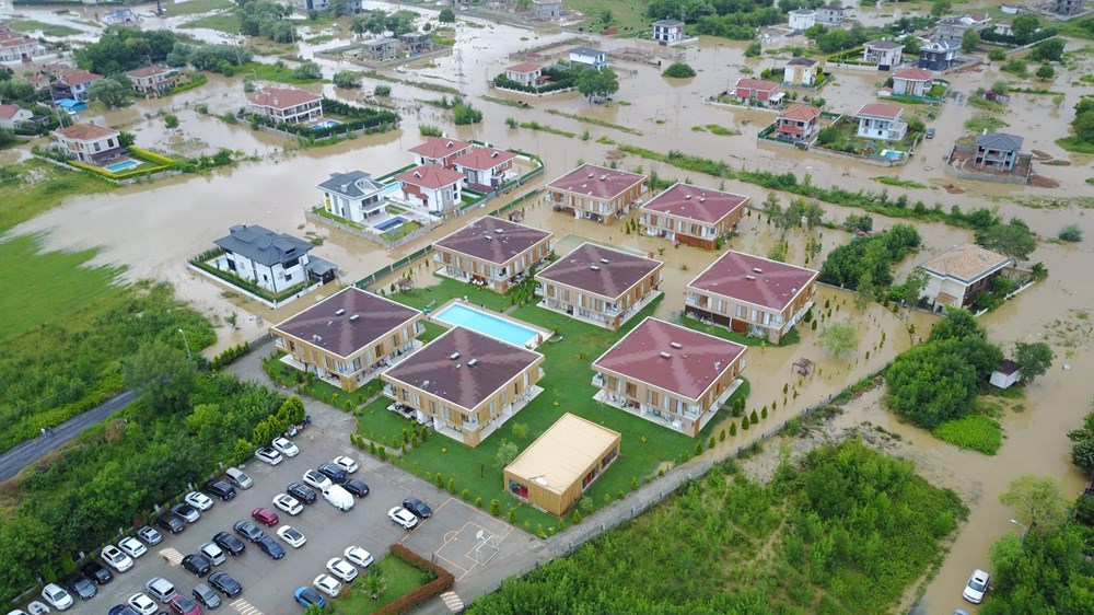 İstanbul'da sağanak yağış: Evler su altında kaldı - 5