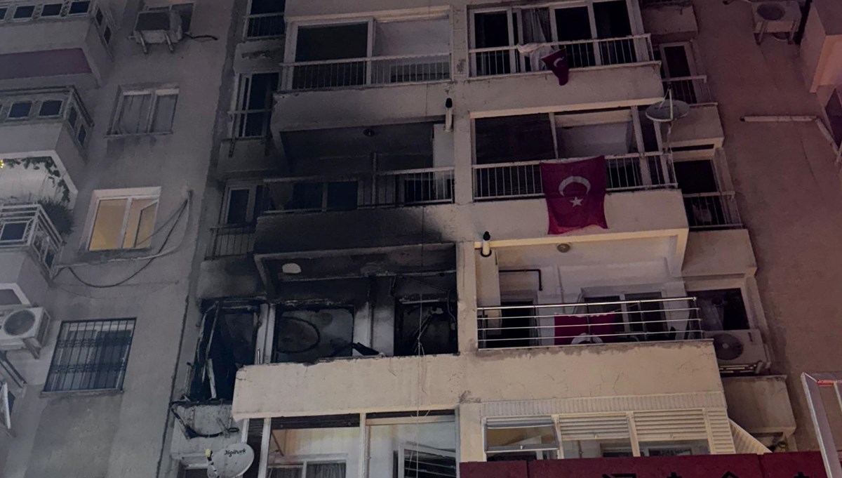 İzmir'de apartmanda patlama