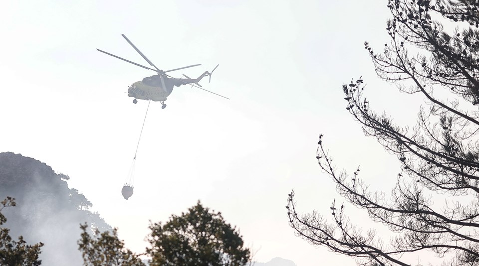 Antalya Kemer'deki orman yangını kontrol altına alındı - 1