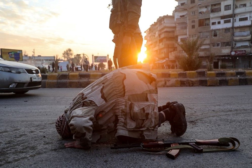 Suriye'de bugün: Silahlı gruplar Humus'a girdi, rejim güçleri Deyrizor'u YPG'ye devretti - 9