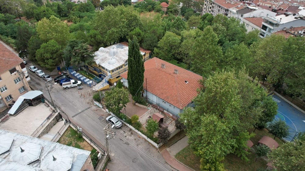 Tarihi unutulmuşluk: Osmanlı âliminin kabri harabeye döndü!