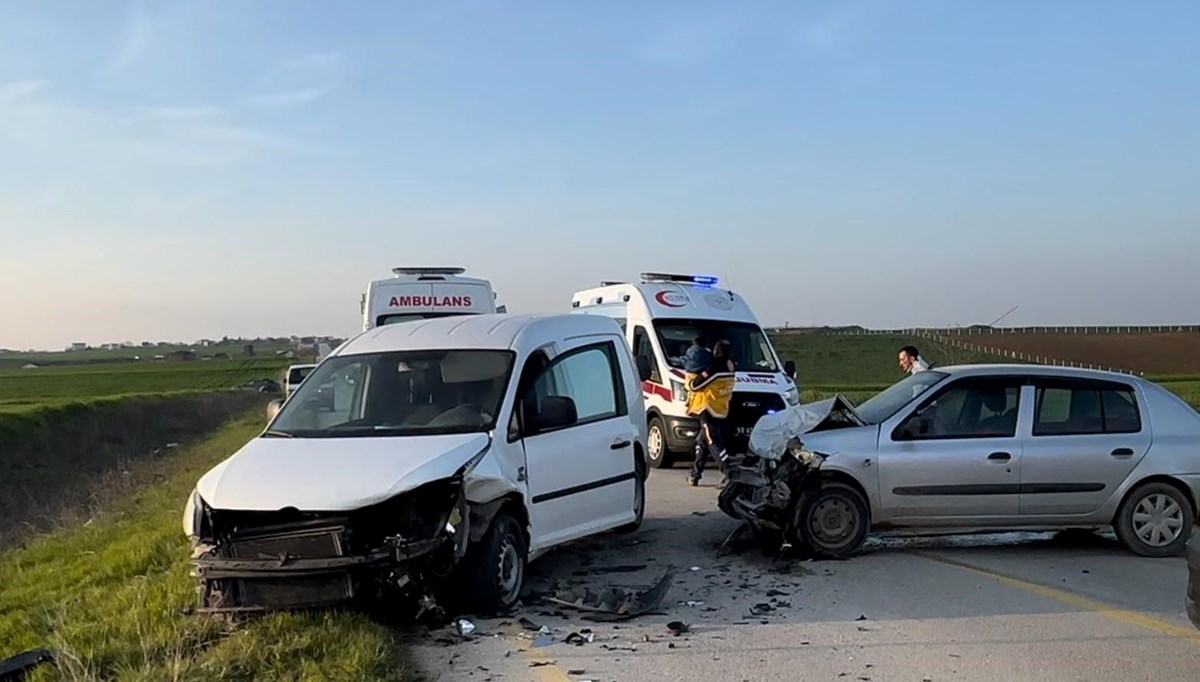 Tekirdağ'da 2 aracın karıştığı kazada 7 kişi yaralandı Tekirdağ'da 2 aracın karıştığı kazada 7 kişi yaralandı