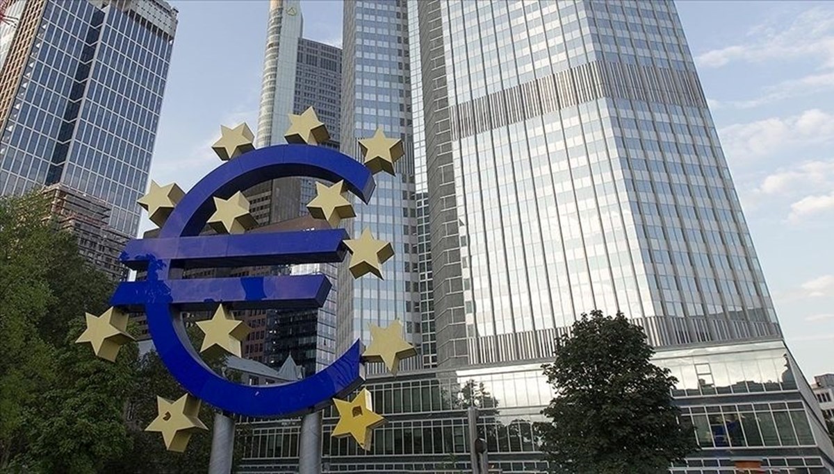 Euro Bölgesi ekonomisi kasımda daraldı Euro Bölgesi ekonomisi kasımda daraldı