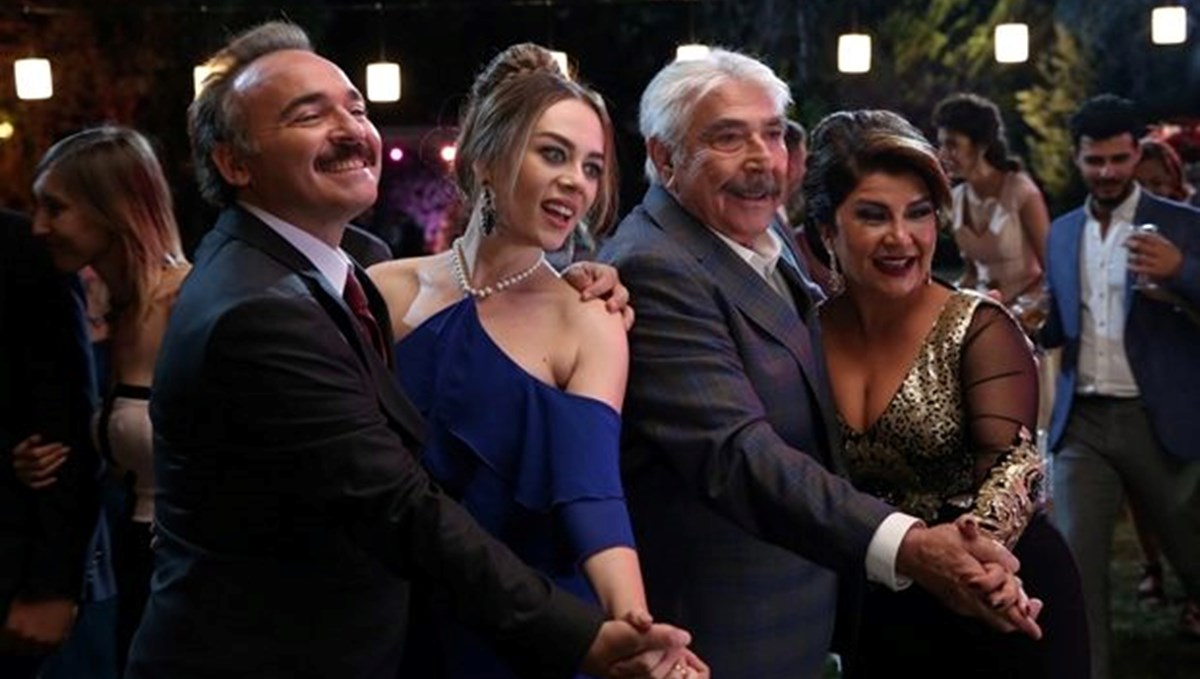 Gişe rekortmeni Aile Arasında'nın devam filmi geliyor Gişe rekortmeni Aile Arasında'nın devam filmi geliyor