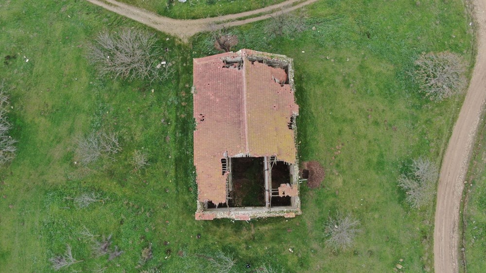 Defineciler tarihi kiliseyi talan etti - 7