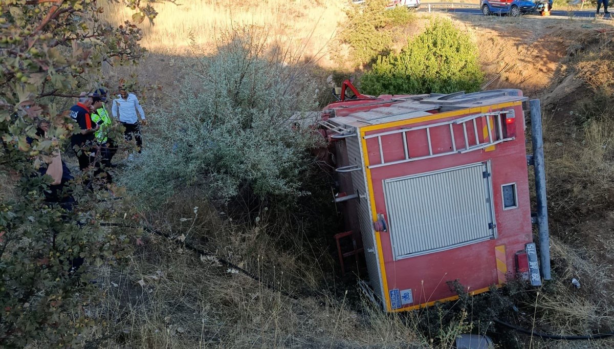 Yangına giden itfaiye aracı kaza yaptı
