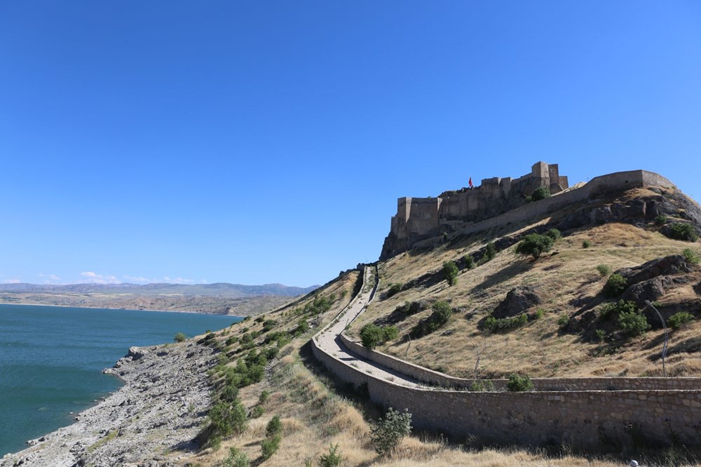 Tunceli'de 2 bin 800 yıllık tarihi Pertek Kalesi göz kamaştırıyor - 19