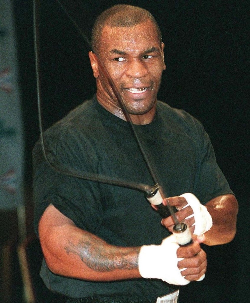 Девушка тайсона. Майк Тайсон. Тайсон фото. Брюс Селдон Майк Тайсон. Mike Tyson Workout.