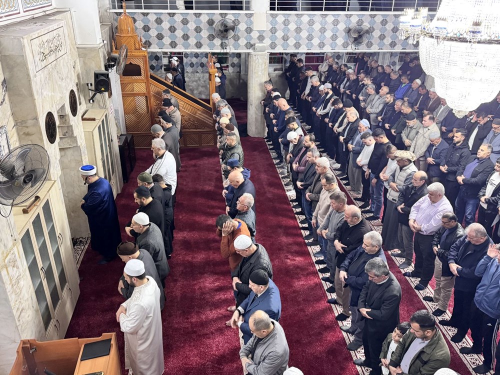 Camilerde bayram namazı coşkusu - 1