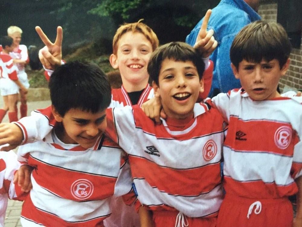 Cenk Eren'den Ajda Pekkan paylaşımı: Ben yaşlandım o hala genç (Ünlülerin çocukluk ve gençlik halleri) - 566