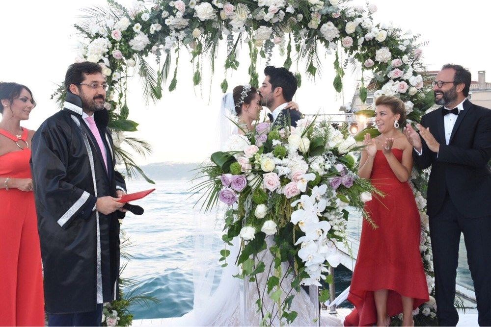 Fahriye Evcen ve Burak Özçivit ikinci kez anne baba oldu - 6