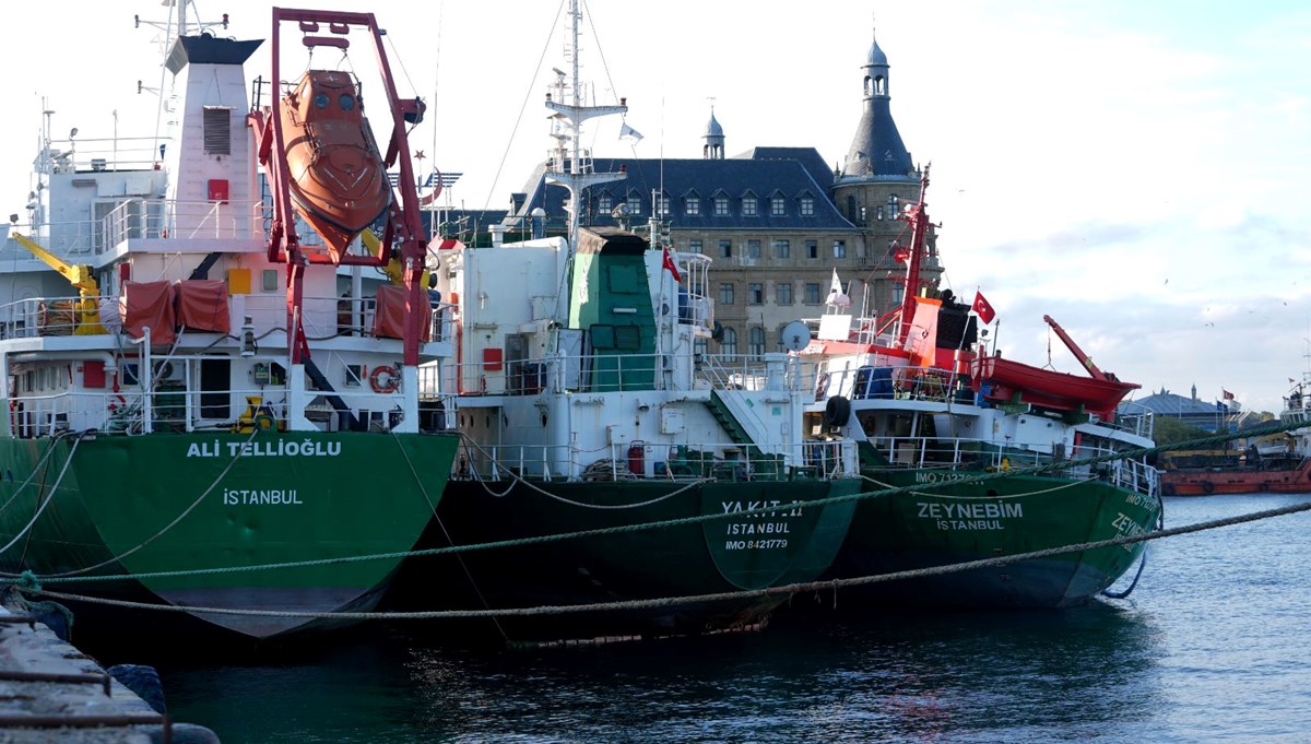 Haydarpaşa'da yangın: Ekipler olay yerinde