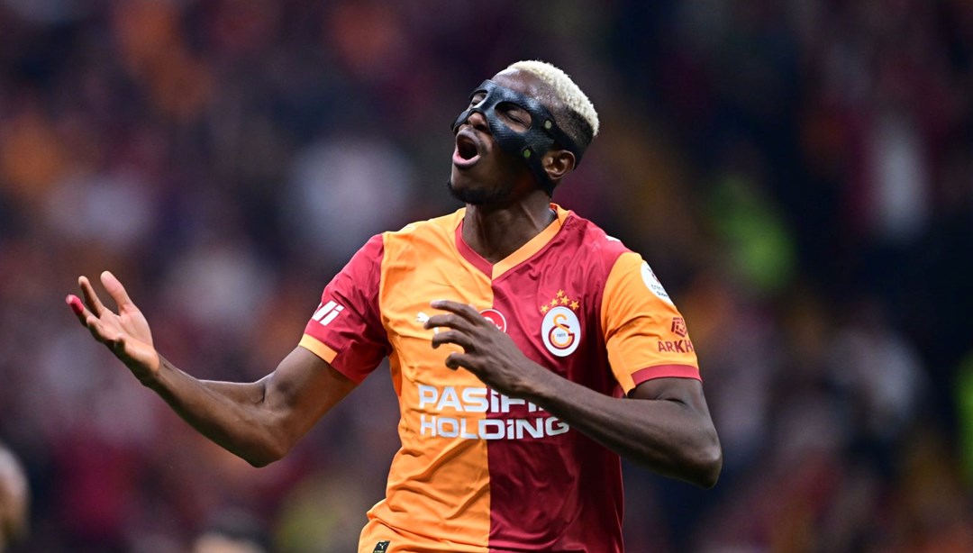 Victor Osimhen'den Okan Buruk'a övgü: "Efsane"