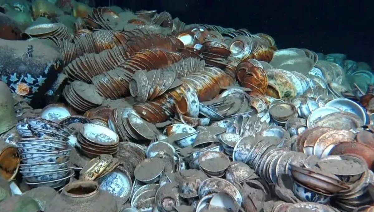 Güney Çin Denizi'nde 2 antik gemi enkazı keşfedildi: İpek Yolu'yla ilgili önemli ipuçları sağlanabilecek Güney Çin Denizi'nde 2 antik gemi enkazı keşfedildi: İpek Yolu'yla ilgili önemli ipuçları sağlanabilecek
