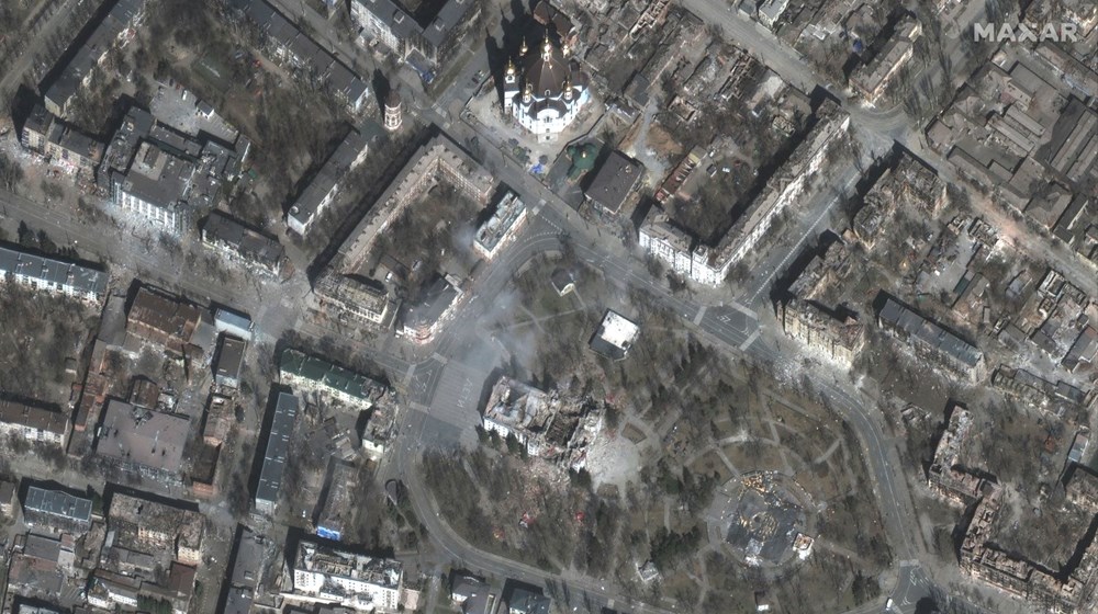 Mariupol'deki yıkım uydudan görüntülendi: Şehirdeki yerleşim yerlerinin neredeyse tamamı harabeye döndü - 7