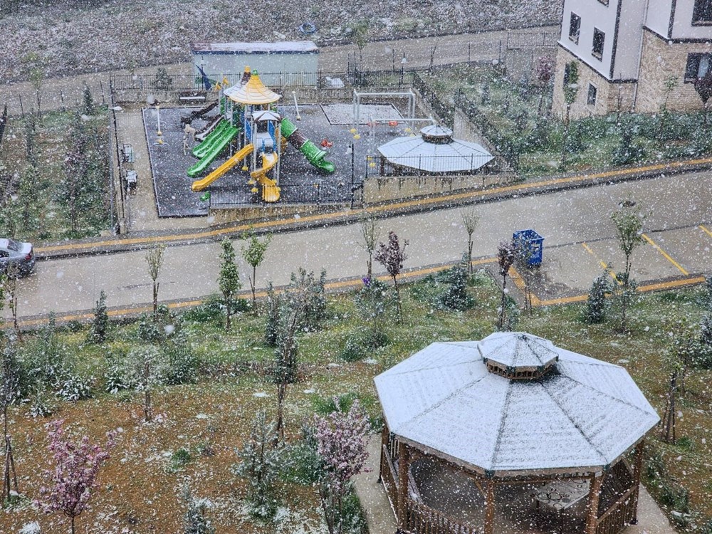 Kent merkezinde lapa lapa kar: "Sabah güneş vardı, artık kar yağıyor" 72