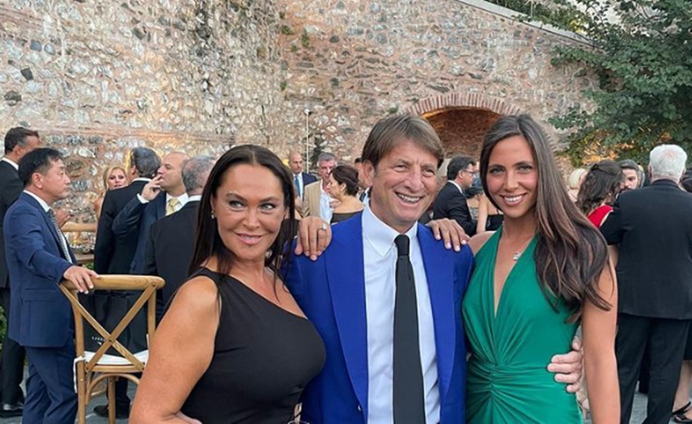 Hülya Avşar ve Kaya Çilingiroğlu kızları Zehra ile poz verdi - 2