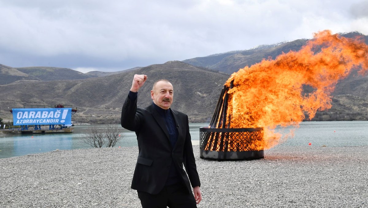 Azerbaycan Cumhurbaşkanı Aliyev, Karabağ'da Nevruz ateşini yaktı