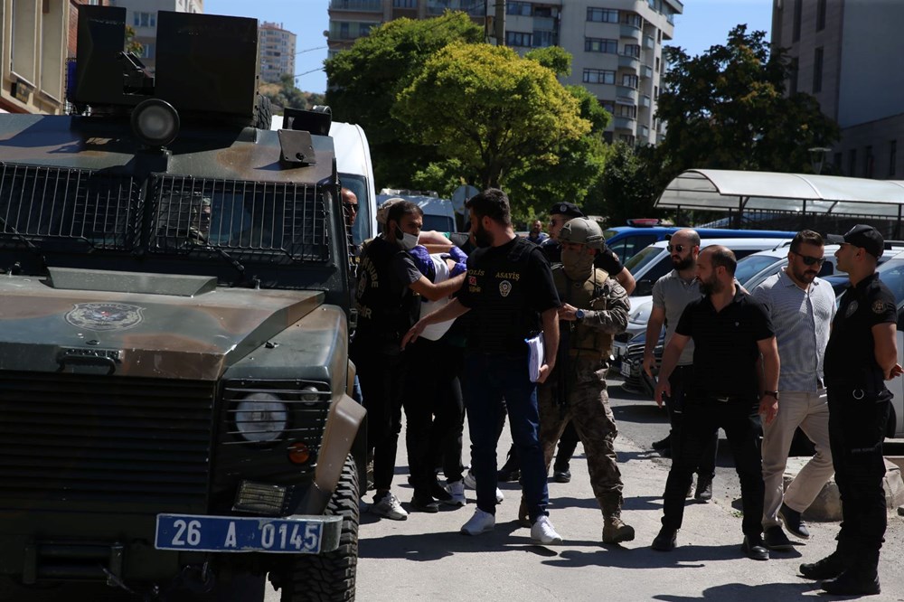 Eskişehir’de bıçaklı, baltalı dehşet: Saldırgan tutuklandı - 2