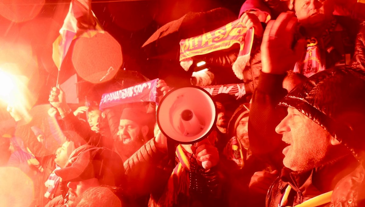 Taraftar gruplarından İsrail'e Taraftar gruplarından İsrail'e
