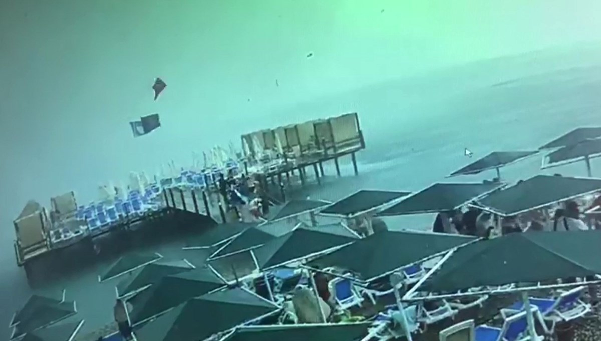 Antalya Kemer'de korku dolu anlar! Tatilciler otele sığındı Antalya Kemer'de korku dolu anlar! Tatilciler otele sığındı