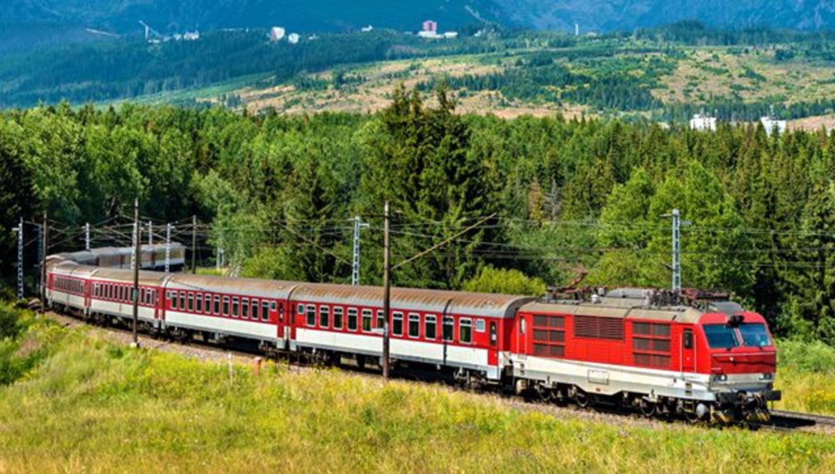 Slovakya’da tren kazası