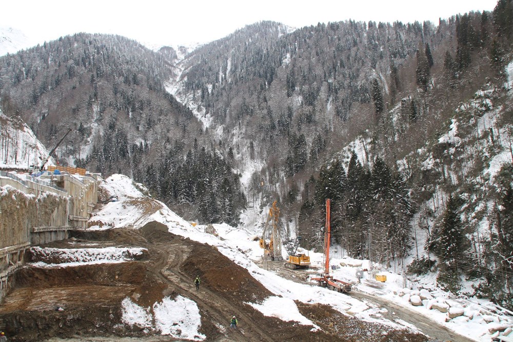 Environmentally friendly parking lot inside the mountain in Ayder Plateau - 2