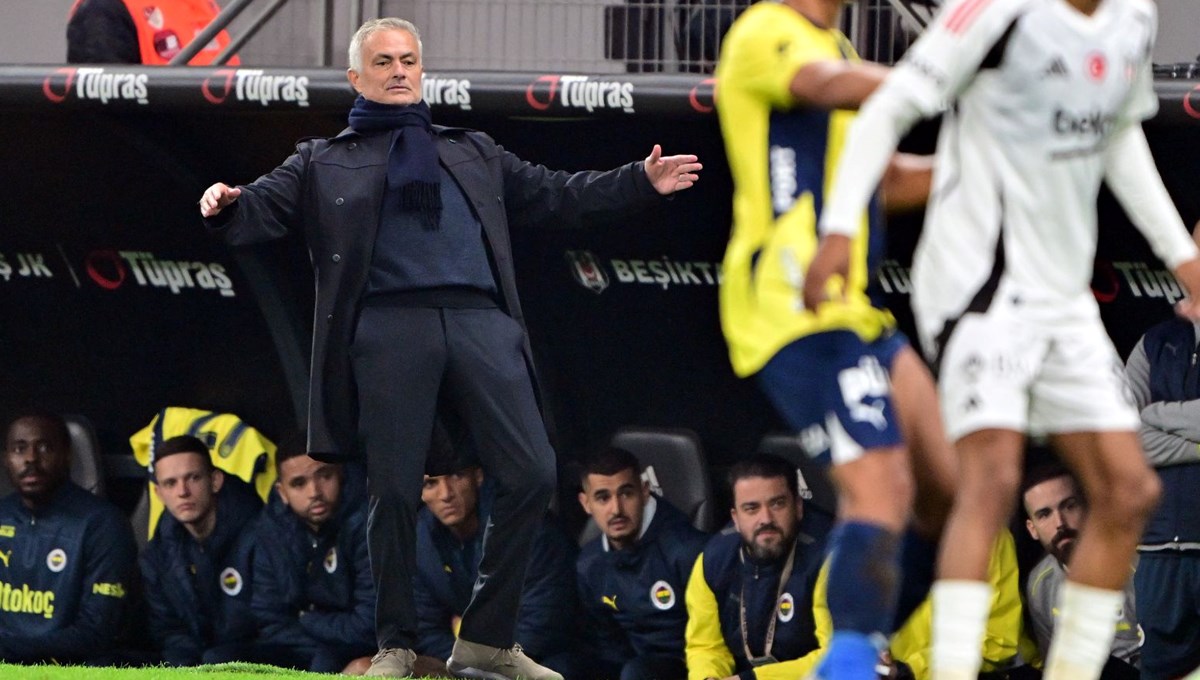 Derbi sonrası hakemi tebrik eden Mourinho: Kazanmak için daha fazlasını yapan taraf bugün kaybetti