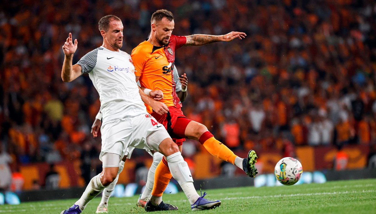 Galatasaray, Ümraniyespor'u 1-0 mağlup etti Galatasaray, Ümraniyespor'u 1-0 mağlup etti