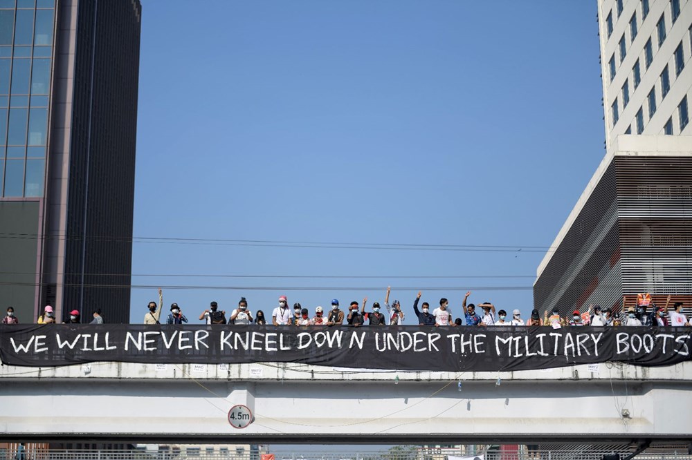 Myanmar'daki darbe protestolarında kan aktı: En az18 ölü - 23