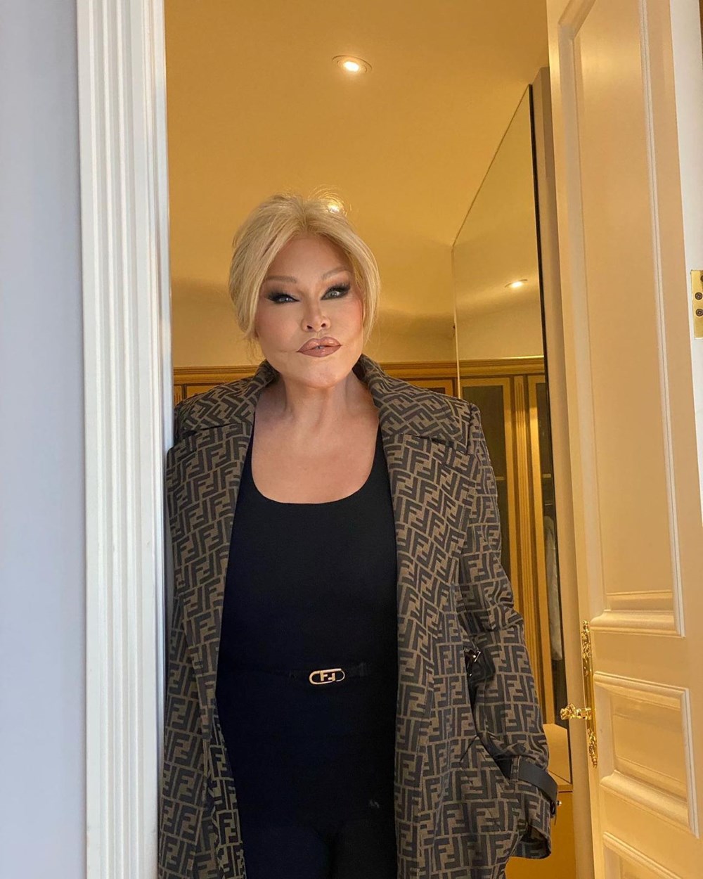 "Kedi Kadın" Jocelyn Wildenstein yaşamını yitirdi: Estetik bağımlılığıyla tanınıyordu - 5