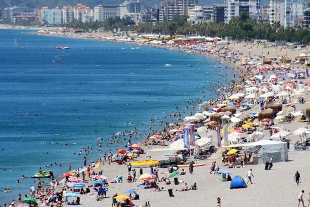 Antalya sahillere akın etti - 1