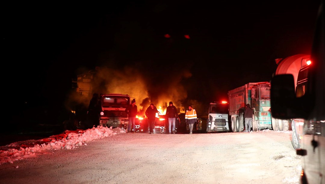 Tokat'ta taş ocağında yangın: 8 kamyon kül oldu