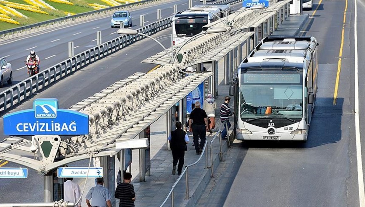 1 Mayıs toplu taşıma araçları çalışıyor mu? İşte Marmaray, Metrobüs, Metro ve Vapur seferlerinde son durum