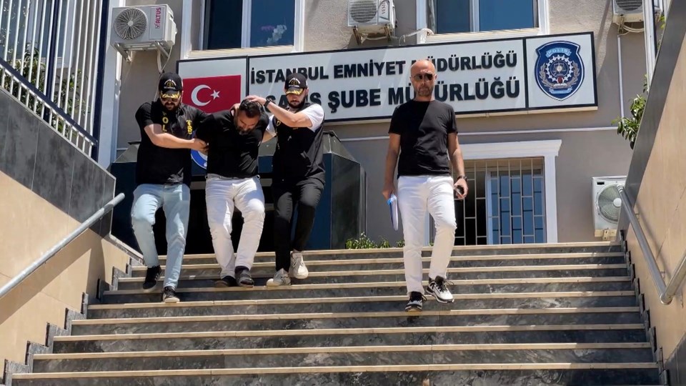 Ümraniye'de soygun girişimi: 5 maskeli ellerinde silahla geldiler - 2