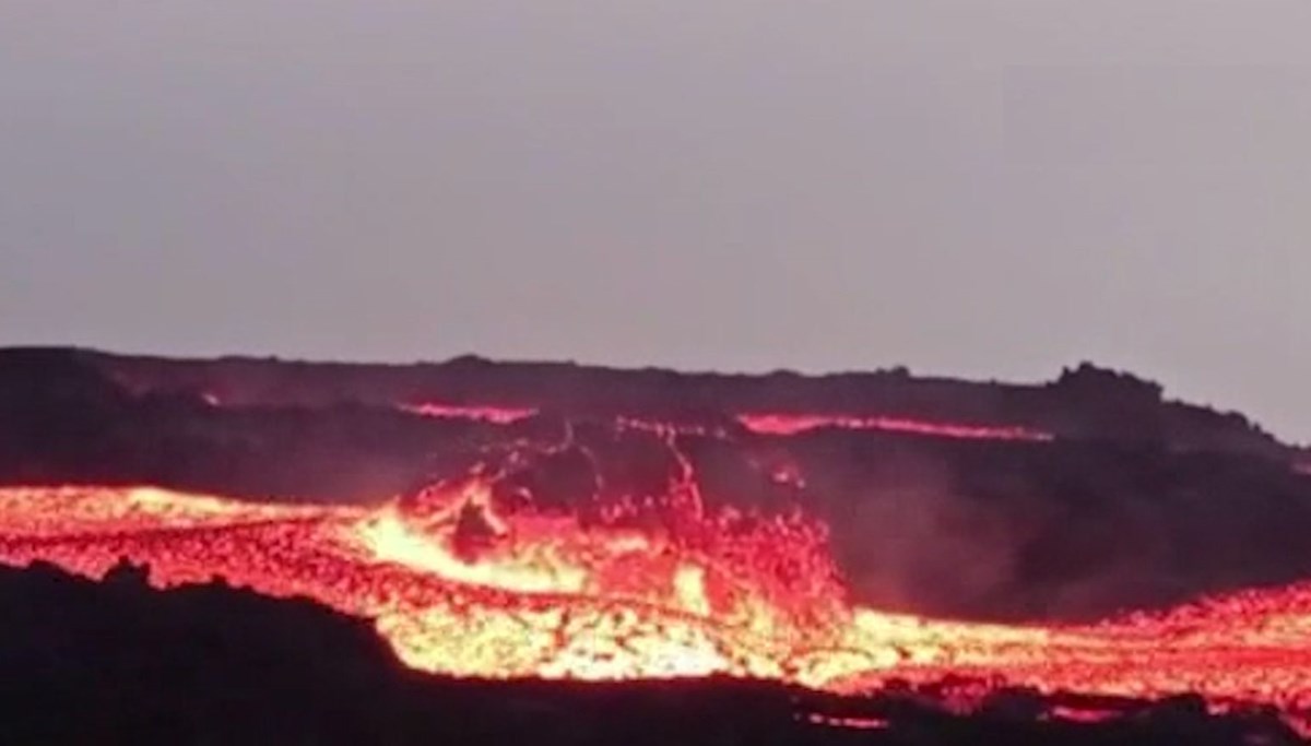 La Palma’da lav nehirlerinin içinde lav topları