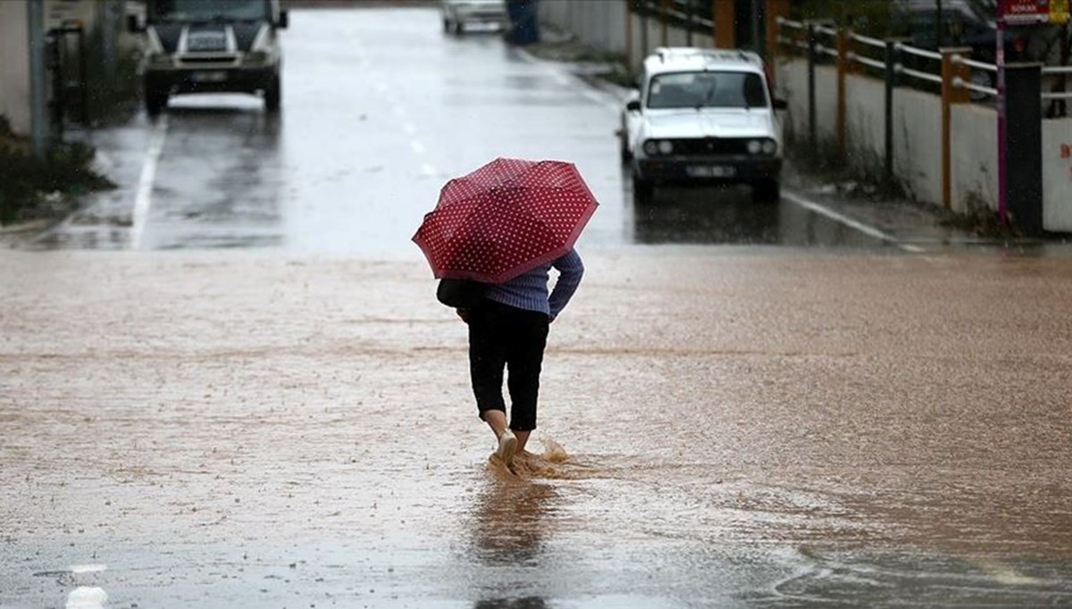 Süper hücre nedir, nasıl olur? Adana'da şiddetli yağış ve fırtına sonrası gündemde Süper hücre nedir, nasıl olur? Adana'da şiddetli yağış ve fırtına sonrası gündemde