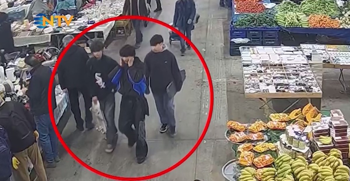 Matti Ahmet Minguzzi pazarda dolaşlamaya devam ediyor. Matti Ahmet Minguzzi pazarda dolaşlamaya devam ediyor.