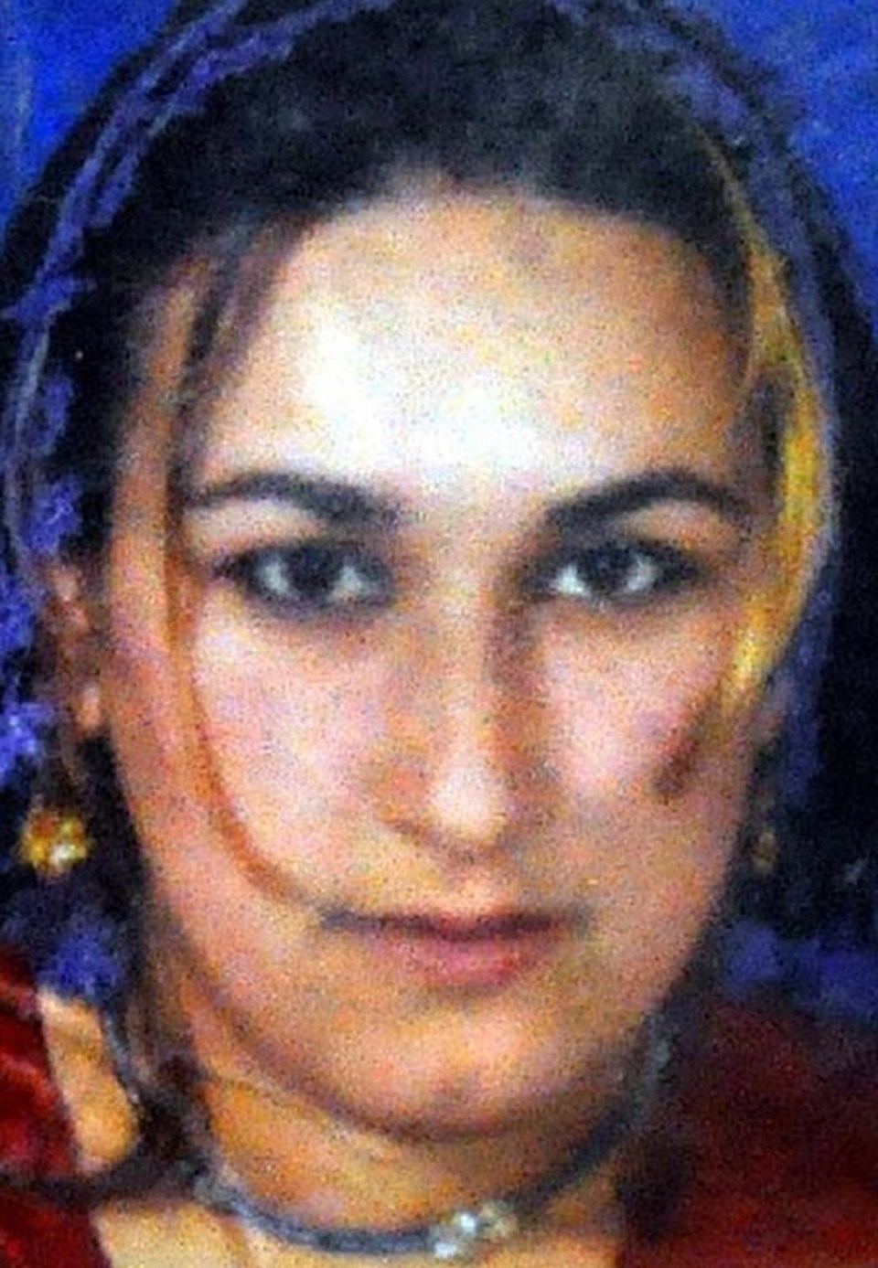 Yapılan incelemede Metin Avcı'nın eşini cezaevi kantininden aldığı 3 santimlik bıçakla boğazını keserek öldürdüğü, genç kadının çağrı butonuna basamadığı anlaşıldı

