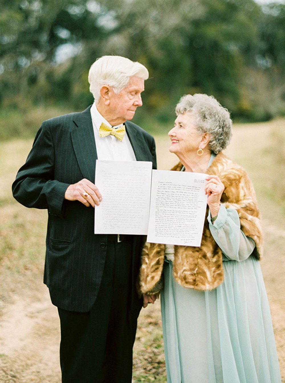 Бывшая жена старика. Свадьба людей в возрасте. Золотой юбилей свадьбы. Свадьба бабушки и дедушки. Брак пожилых.
