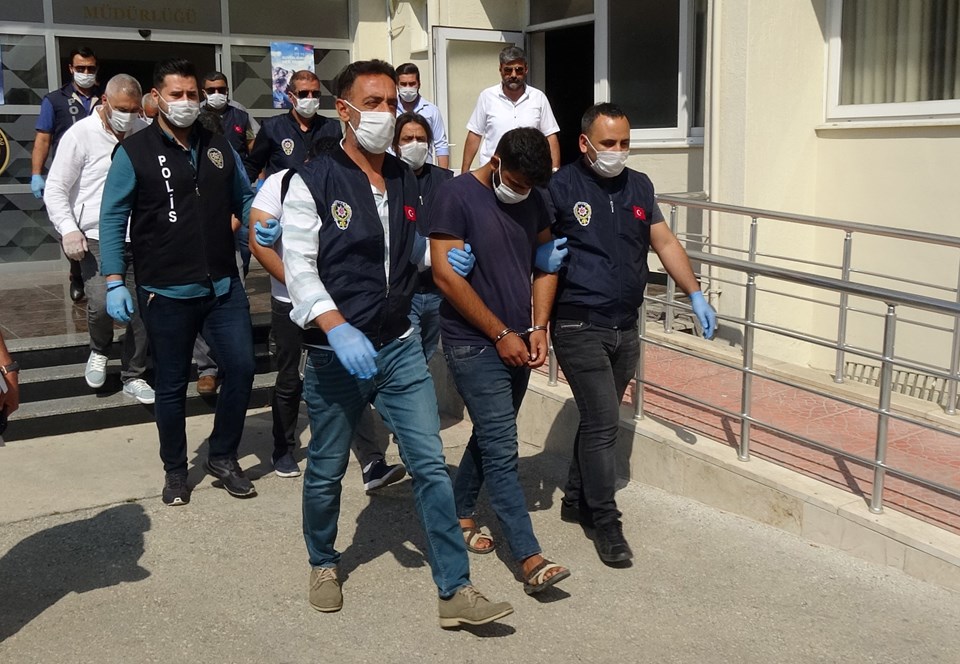Mersin'de töre cinayeti: 17 yaşındaki İrem canına kıyamayınca ağabeyi öldürdü - 1