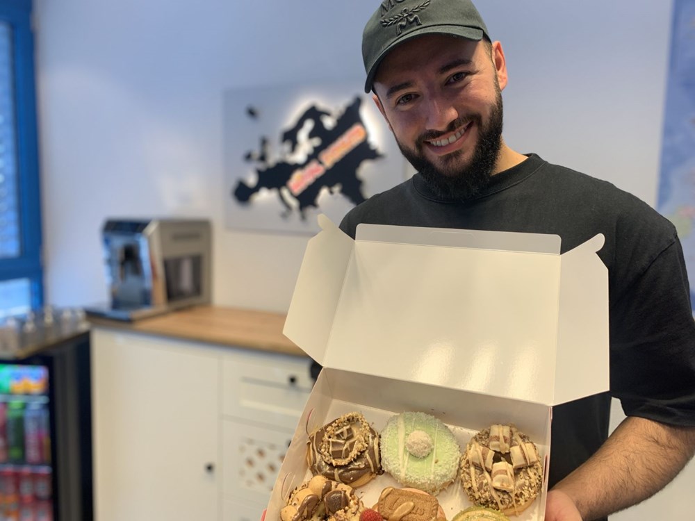 Türk gurbetçi küçük bir dükkanla başladı Avrupa'da donut zinciri kurdu - 2