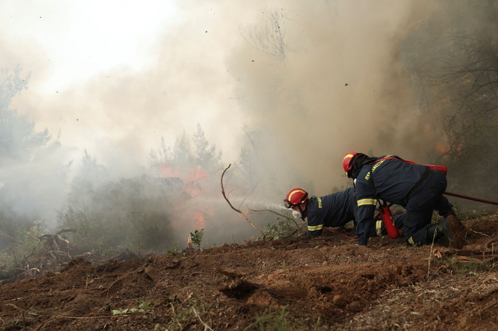 Yunanistan’da yangın felaketinin boyutları ortaya çıktı: 586 yangında 3 kişi öldü, 93 bin 700 hektardan fazla alan yandı - 13