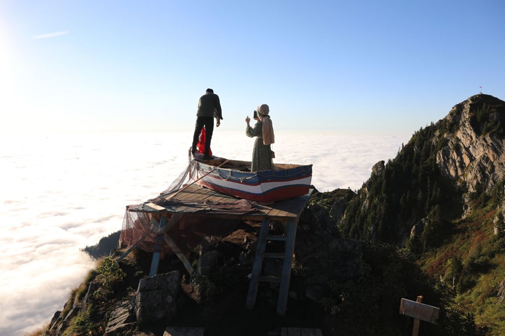 2 bin 700 metredeki yaylada, kayıkta'Titanic pozu' veriyorlar - 11